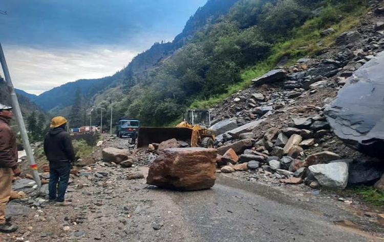 Uttarakhand: Light to moderate intermittent rains continue to lash several parts of state