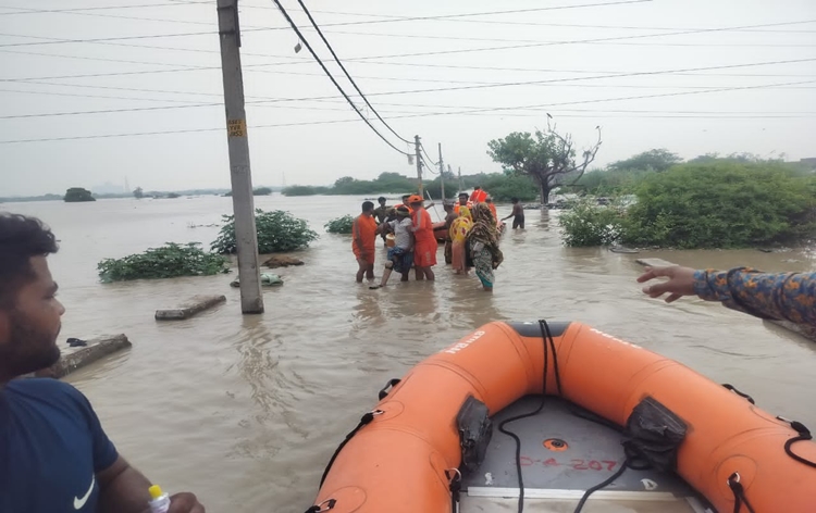 19 people killed and lakhs affected due to floods in Uttar Pradesh