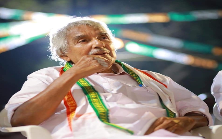 Kerala: People from different walks of life paid last respects to Oommen Chandy