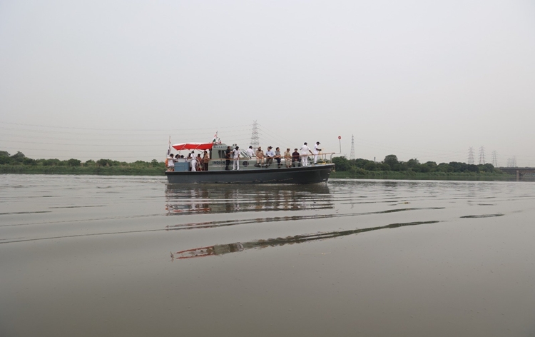 Delhi govt on high alert as Yamuna river continues to rise after discharge of more than 2 lakhs cusecs of water from Hathnikund Barrage