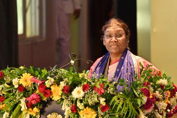 President Droupadi Murmu calls upon lawyers to serve poor and underprivileged people