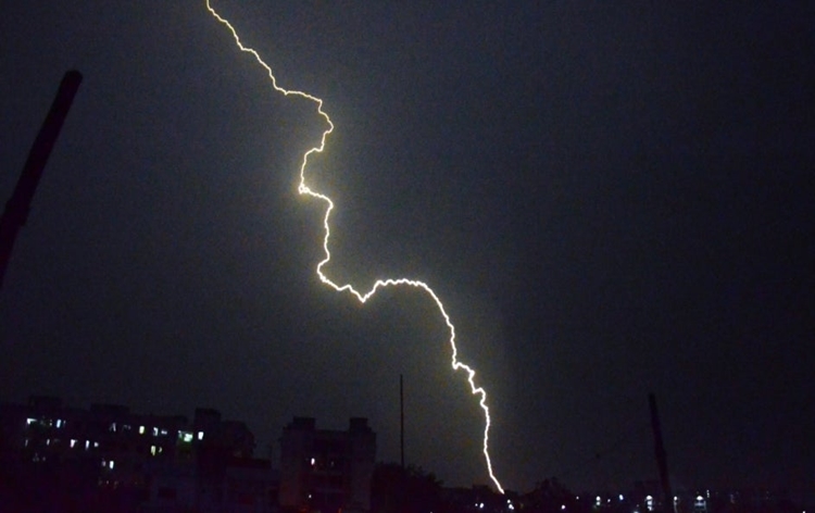 Lightning strikes & rain-related mishaps kill 12 people & injure four in Bihar