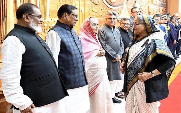 Bangladesh PM leaves for Johannesburg to attend 15th BRICS Summit
