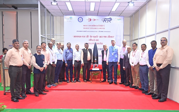 Bharat Dynamics Limited hands over first Radio Frequency Seeker of Akash to DRDO