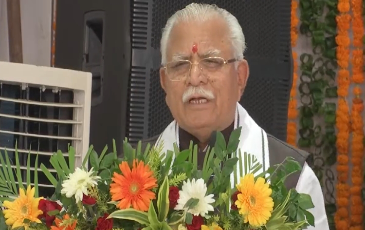 Haryana CM Manohar Lal expresses gratitude to PM Modi & Union Railway Minister,  Ashwini Vaishnaw for including 15 railway stations of state under Amrit Bharat Station Scheme