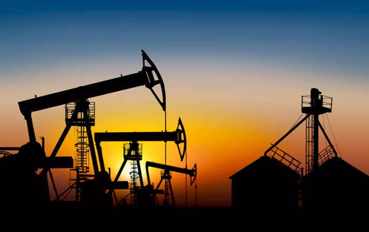 Oil prices change as China worries against expectations of tighter supply in US