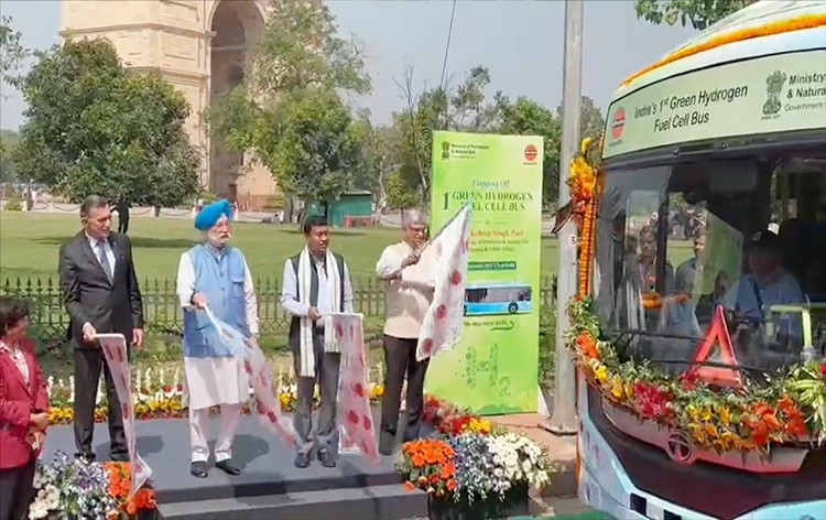 Petroleum and Natural Gas Minister Hardeep Singh Puri launches India's first Green Hydrogen fuel cell bus in Delhi