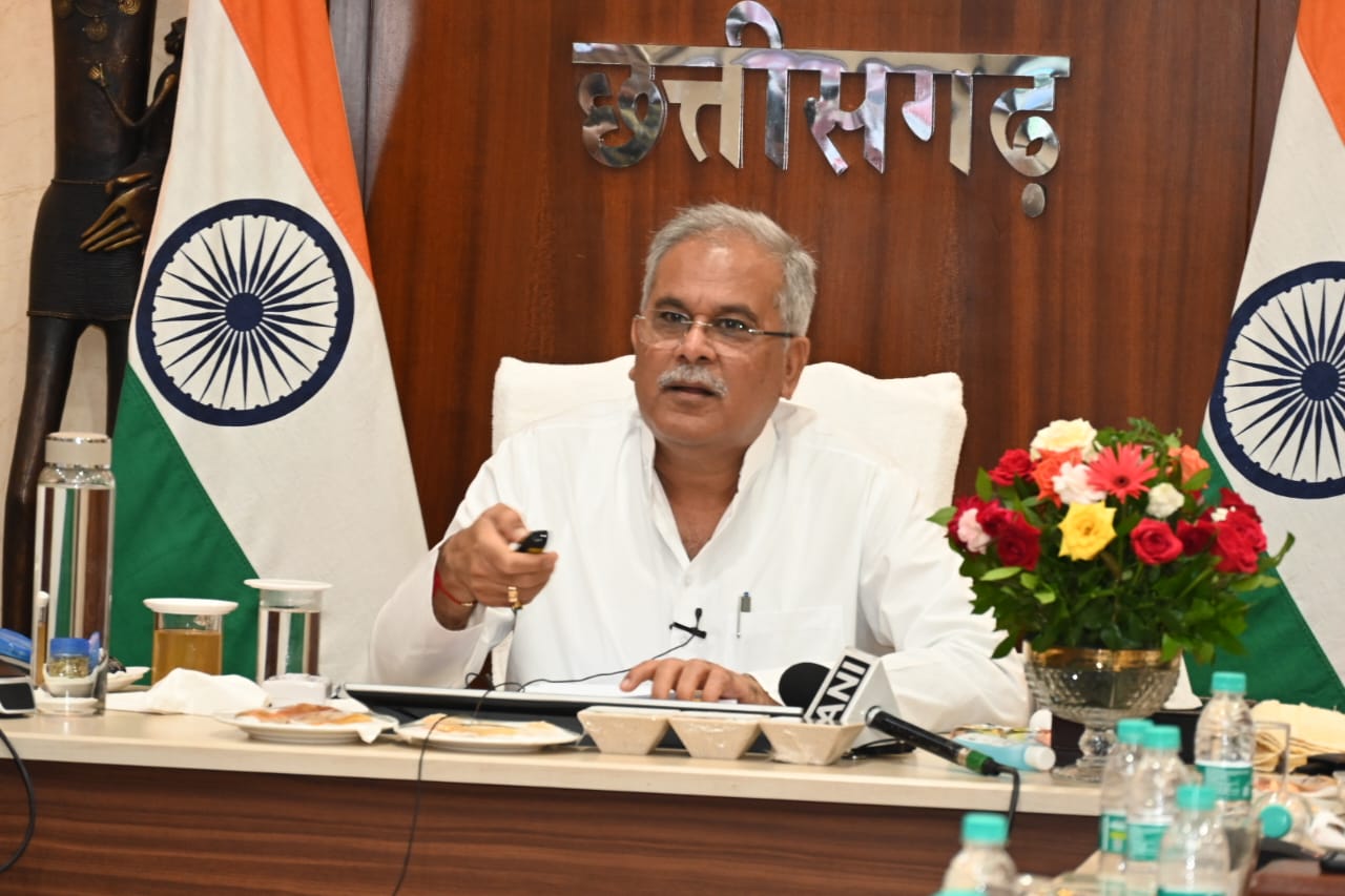 मुख्यमंत्री भूपेश बघेल ने 26 जिलों में 7 हजार 300 विकास कार्यो का लोकार्पण और शिलान्यास किया