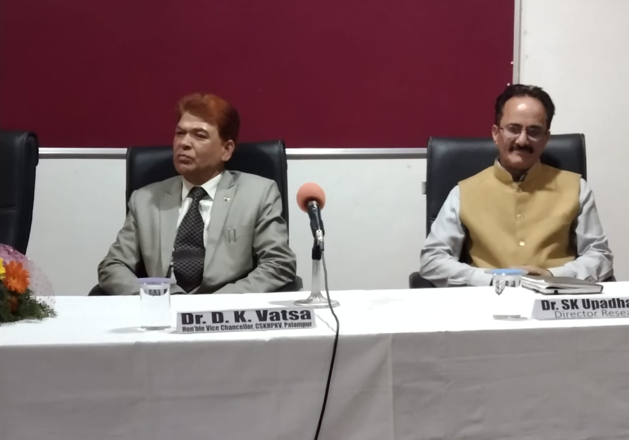 सही फसल प्रणाली अपनाना जरूरी : कुलपति डॉ. डी.के.वत्स