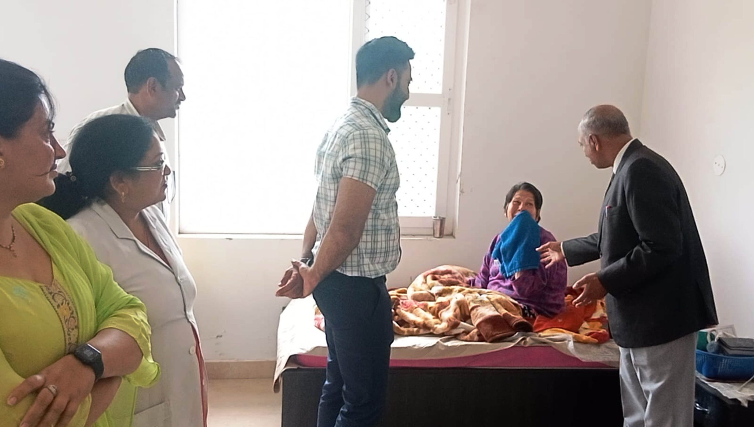 उपायुक्त जतिन लाल ने ऊना के चड़तगढ़ स्थित वरिष्ठ नागरिक सुविधा केंद्र एवं आवास गृह का निरीक्षण किया