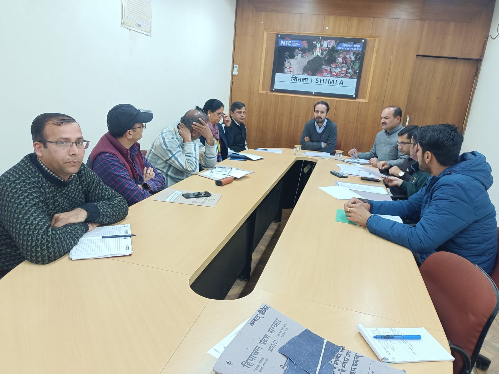 अतिरिक्त उपायुक्त शिमला अभिषेक वर्मा ने जिला शिमला के निवासियों से अपने आधार कार्ड को अपडेट करने की अपील की