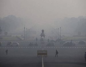 दिल्‍ली और राष्‍ट्रीय राजधानी क्षेत्र में आज घना कोहरा छाया रहा।