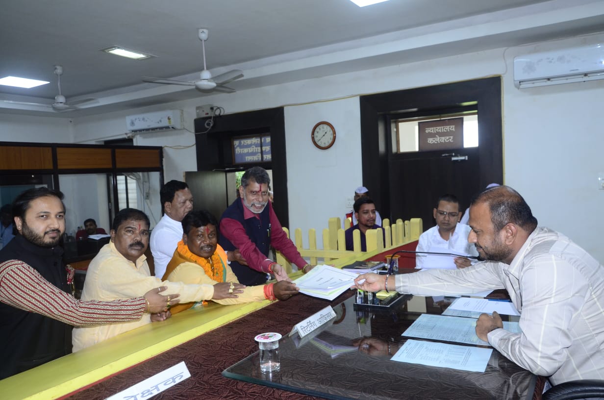 छत्तीसगढ़ में लोकसभा चुनाव के पहले चरण के तहत बस्तर लोकसभा क्षेत्र में नामांकन जमा करने की 27 मार्च अंतिम तिथि है