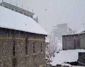 पश्चिमी विक्षोभ के कारण हिमाचल प्रदेश में ऊंचाई वाले और पहाड़ी इलाकों में बर्फबारी