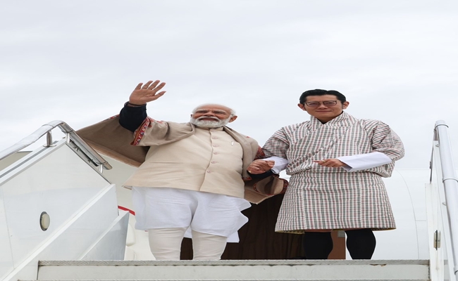 प्रधानमंत्री नरेन्‍द्र मोदी भूटान की दो दिवसीय सरकारी यात्रा के बाद आज दिल्ली लौट आए