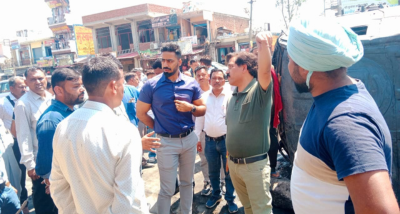 उपायुक्त ने टाहलीवाल में तेल टैंकर दुर्घटना स्थल का किया दौरा नुकसान का लिया जायजा