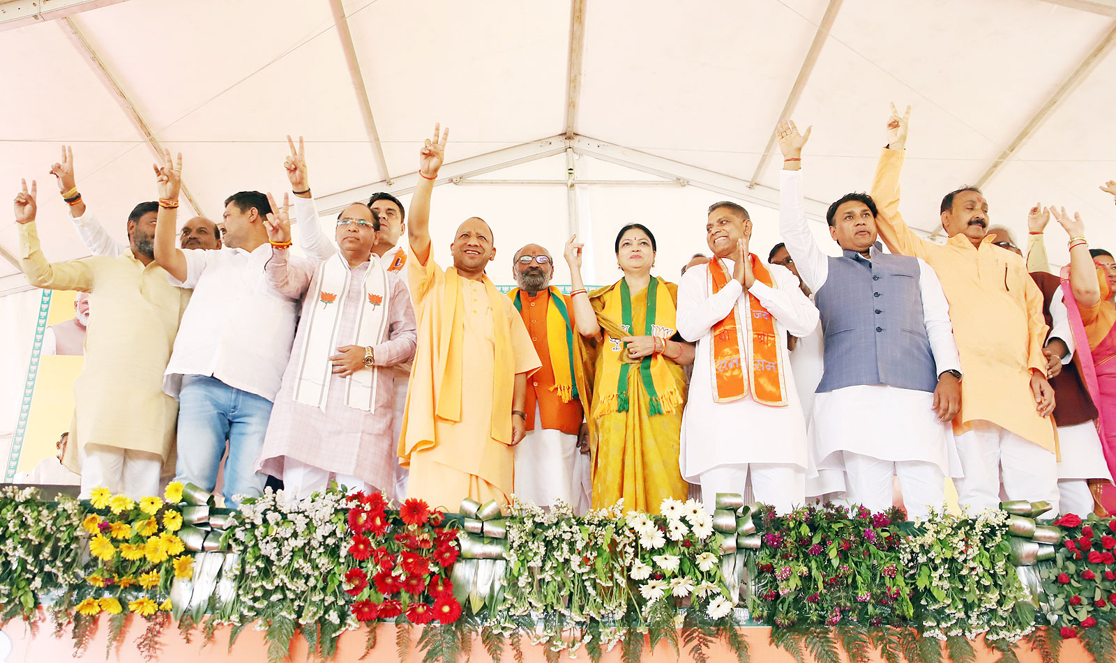 राज्य में लोकसभा चुनाव को लेकर प्रचार अभियान तेज, सभी राजनीतिक पार्टियों के नेता कर रहे हैं रोड़ शो