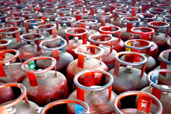 Oil Marketing Companies reduced prices of 19 kilogram commercial LPG cylinders across country