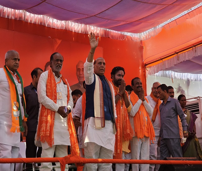 रक्षामंत्री और भारतीय जनता पार्टी के वरिष्ठ नेता राजनाथ सिंह ने कहा है कि उनकी पार्टी की सरकार पिछले दशकों में भ्रष्टाचार से मुक्त रही
