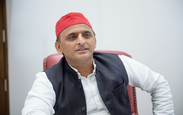 Akhilesh Yadav Vows MSP Legal Guarantee for Farmers in Rally Speech