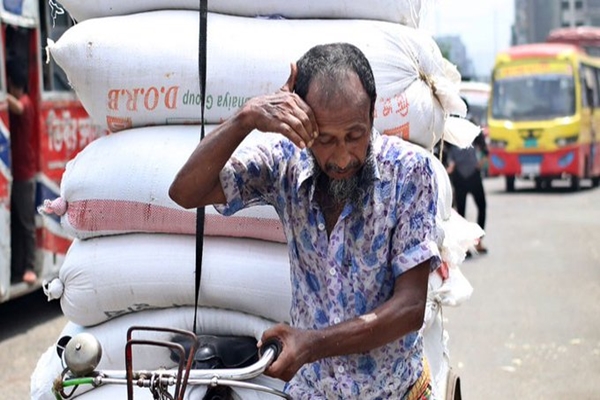 Very severe heat wave grips parts of Bangladesh