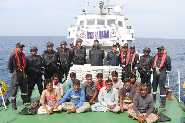 Indian Coast Guard seizes drugs worth Rs 600 cr from Pakistani boat off Porbandar coast; 14 persons arrested