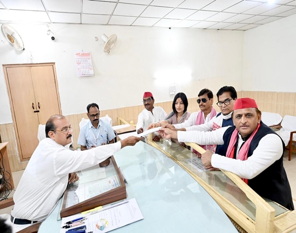 Mainpuri: Dimple Yadav Files Nomination; Akhilesh Yadav Confident of Victory