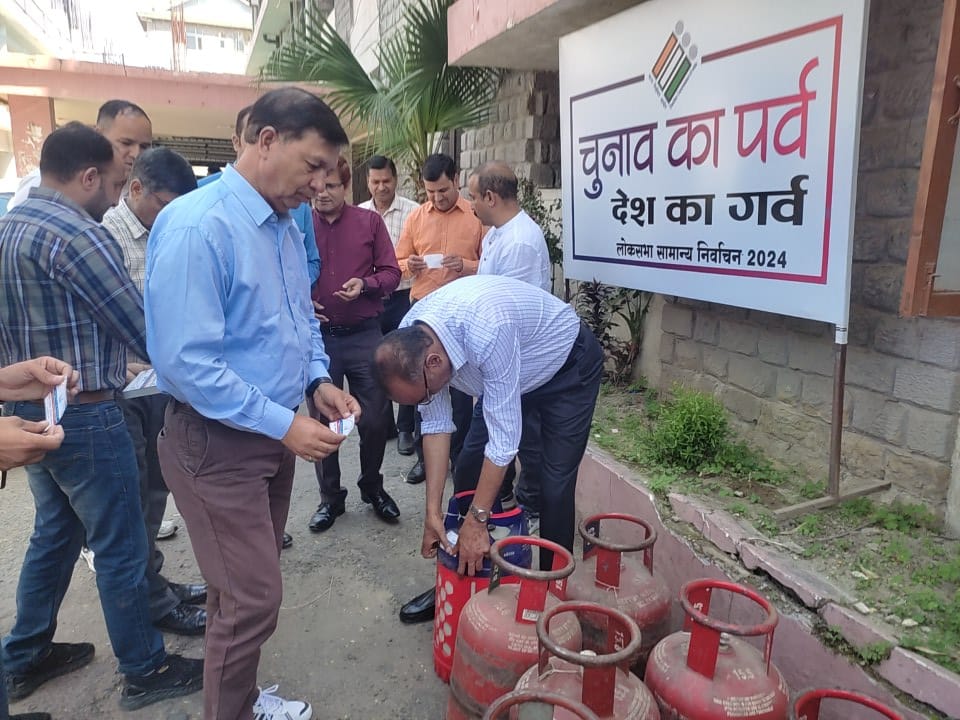 लोकसभा चुनाव-2024 में मतदान की प्रतिशतता बढ़ाने के लिए जिला हमीरपुर में भी भारत निर्वाचन आयोग के मतदाता जागरुकता कार्यक्रम ‘स्वीप’ के तहत कई जागरुकता गतिविधियां आयोजित