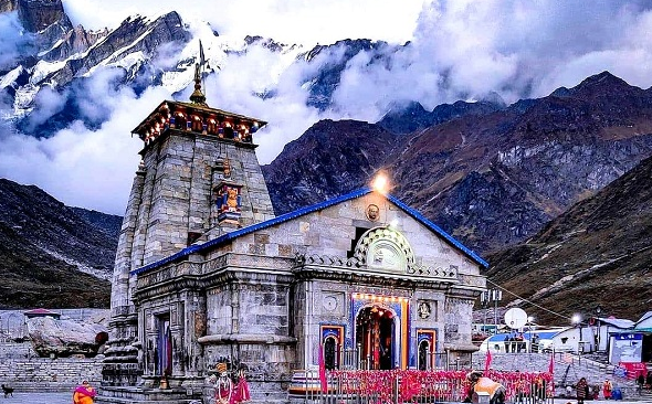 मुख्य सचिव राधा रतूड़ी ने केदारनाथ धाम में पुनर्निर्माण औरं विकास कार्यों का जायजा लिया
