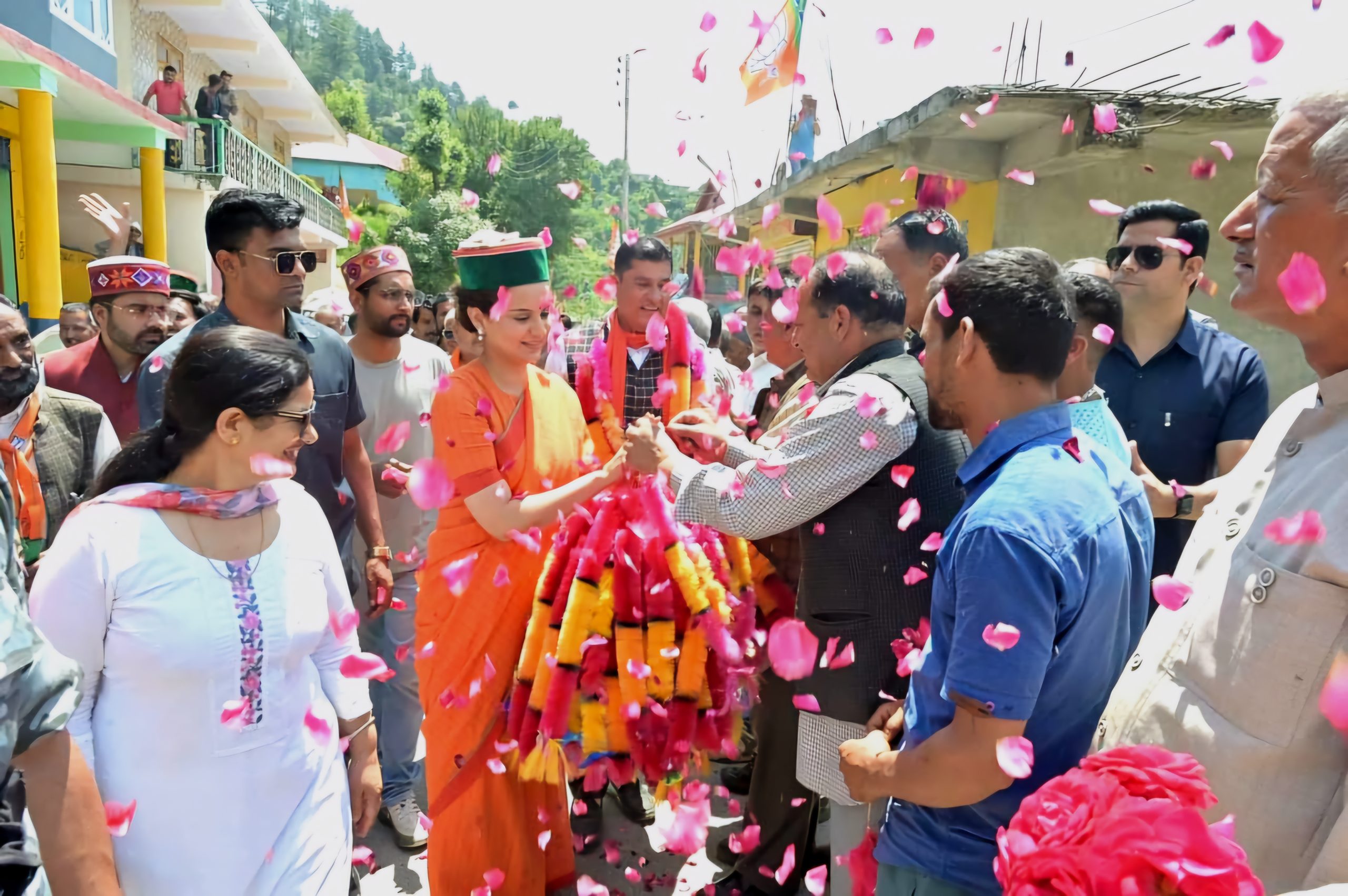भाजपा प्रत्याशी कंगना रनौत ने कहा कि केंद्र सरकार प्रधानमंत्री मोदी के नेतृत्व में राष्ट्रीय व धार्मिक विरासतों के पुनः निर्माण व संरक्षण के लक्ष्य लेकर काम कर रही है