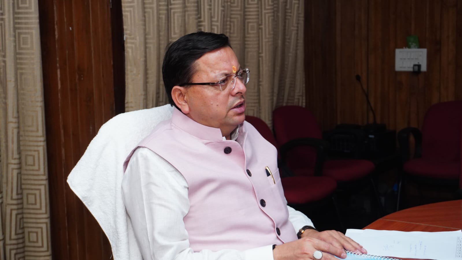 मुख्यमंत्री पुष्कर सिंह धामी ने चारधाम यात्रा के सफल संचालन के लिए सभी विभागों को आपसी समन्वय के साथ काम करने के निर्देश दिए