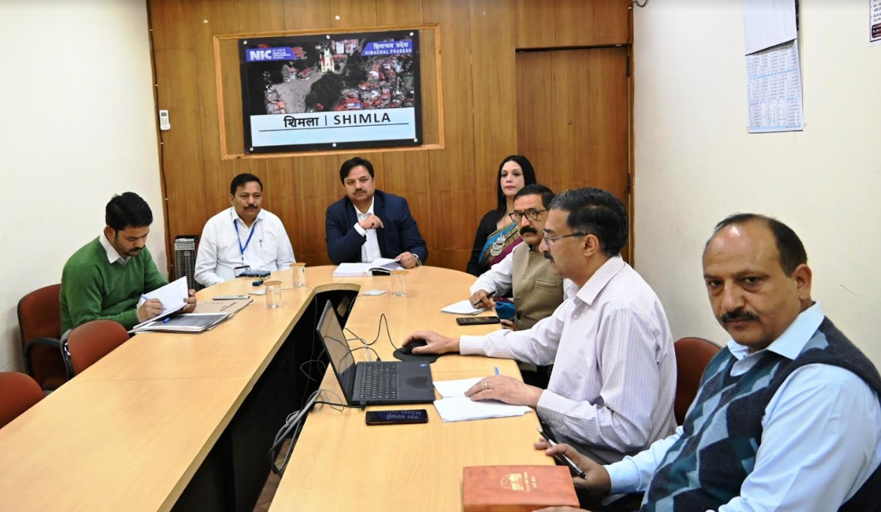लोकसभा चुनाव 2024 के दृष्टिगत मतदान कर्मियों की दूसरी रेंडमाइजेशन उपायुक्त कार्यालय के एनआईसी कक्ष में की गई