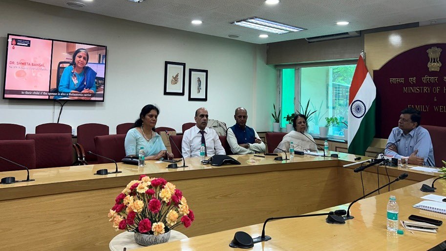 स्वास्थ्य सचिव अपूर्व चंद्रा ने बीमारी से निपटने के लिए थैलेसीमिया की समय पर पहचान और रोकथाम के महत्व पर जोर दिया।