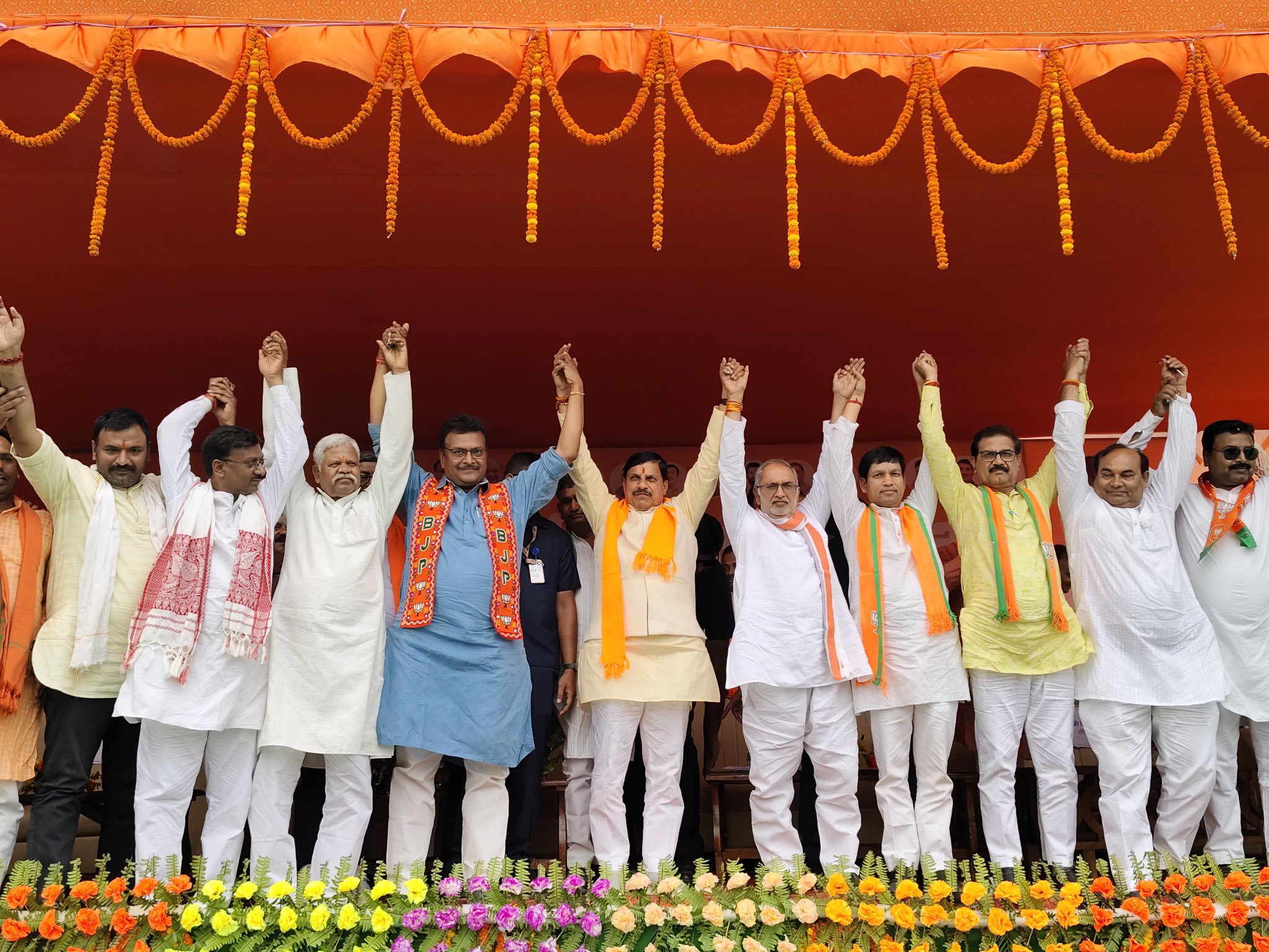 मध्य प्रदेश के मुख्यमंत्री और भाजपा के स्टार प्रचारक मोहन यादव ने हजारीबाग लोकसभा सीट से एनडीए प्रत्याशी मनीष जायसवाल के पक्ष में जिले के बरही में एक चुनावी जनसभा को संबोधित किया