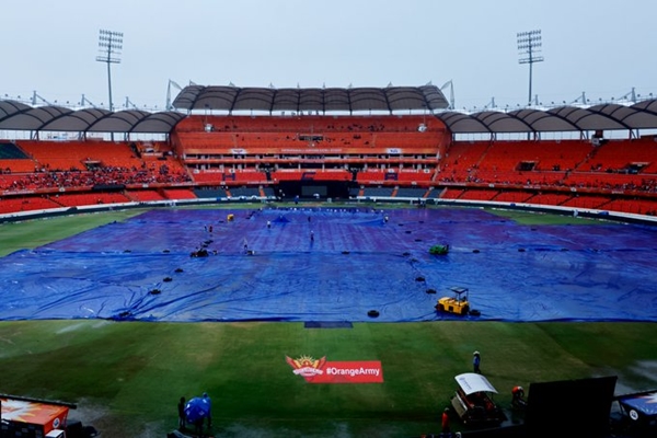 IPL cricket: Match between Sunrisers Hyderabad, Gujarat Titans delayed due to rain