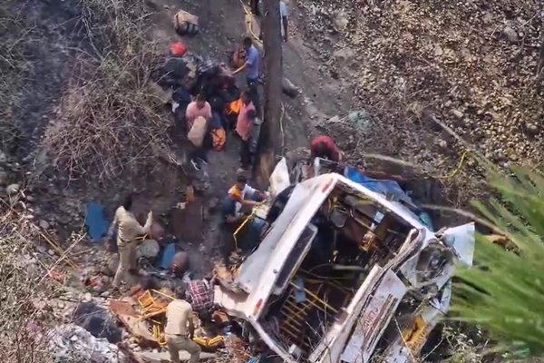 In J&K doth toll increases to 22 in yesterday’s bus accident