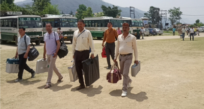 जोगिन्दर नगर विधानसभा क्षेत्र के मतदान दलों को चुनाव सामग्री के साथ मतदान केंद्रों के लिए रवाना कर दिया गया