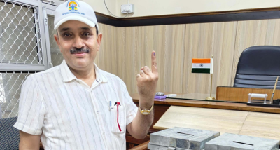 सहायक रिटर्निंग अधिकारी एवं एसडीएम जोगिन्दर नगर मनीश चौधरी ने पोस्टल बैलेट के माध्यम से अपने मताधिकार का इस्तेमाल किया