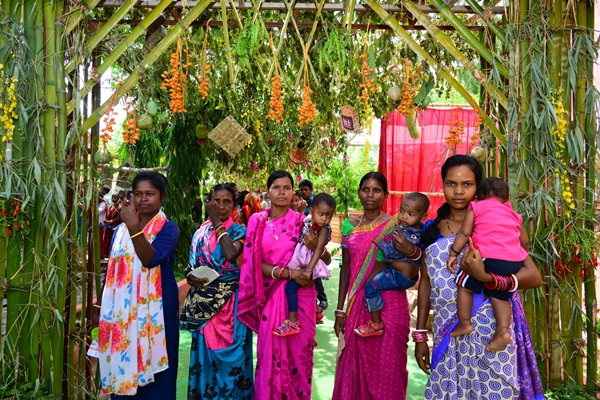 Women voters outnumber men by 3 % in sixth phase of Lok Sabha polls
