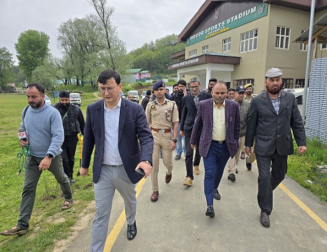 जम्‍मू-कश्‍मीर: मुख्‍य चुनाव अधिकारी पांडुरंग पोले कल पहुंचे उत्तरी कश्‍मीर, आम चुनाव 2024 के लिए निर्बाध प्रबंधन के उद्देश्य से किया दौरा