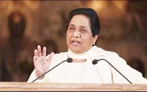 बहुजन समाज पार्टी-बसपा प्रमुख मायावती ने दलितों के विरूद्ध अत्‍याचारों के मुद्दे को लेकर समाजवादी पार्टी और कांग्रेस पर चुप्‍पी साधने का आरोप लगाया है