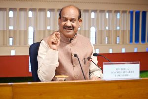 लोकसभा अध्‍यक्ष ओम बिडला ने कहा है कि योग शरीर, मस्तिष्‍क और आत्‍मा के बीच सौहार्द्य बनाए रखने का महत्‍वपूर्ण माध्‍यम है