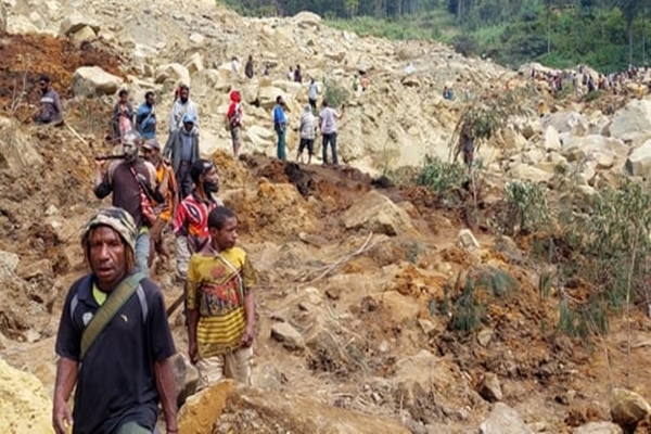 Papua New Guinea landslide: Around 2000 people feared buried 