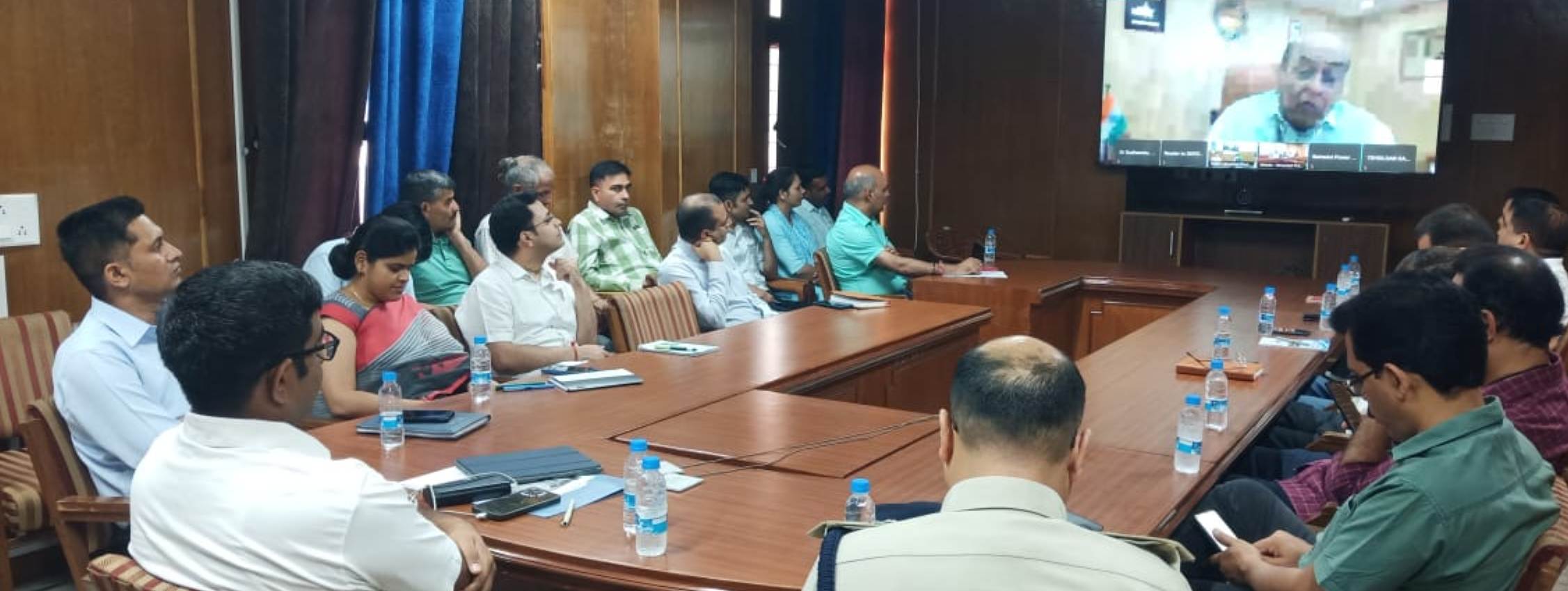 अतिरिक्त उपायुक्त महेंद्र पाल गुर्जर ने आपदा के बेहतर प्रबंधन के लिए अंतर एजेंसी तालमेल को चुस्त बनाने पर जोर दिया