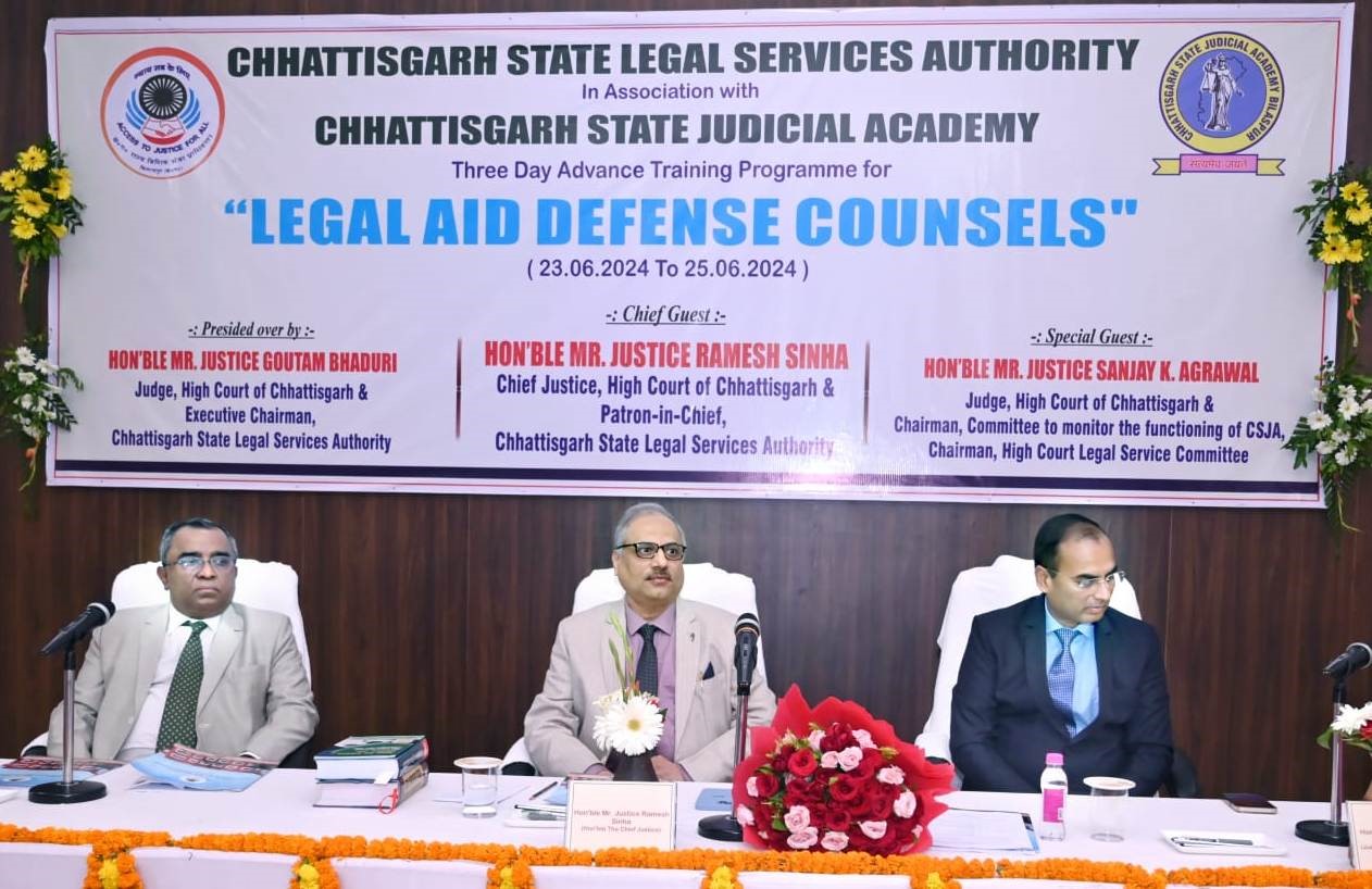 छत्तीसगढ़ के 23 जिलों में स्थापित लीगल एड डिफेंस कौंसिल सिस्टम में नियुक्त आधिकारियों के लिए बिलासपुर में 3 दिवसीय प्रशिक्षण कार्यक्रम का आयोजन