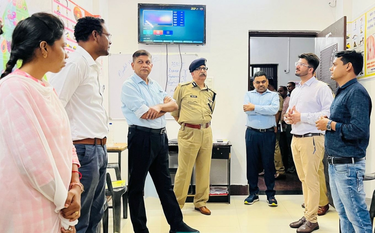 मुख्य सचिव अमिताभ जैन और पुलिस महानिदेशक अशोक जुनेजा ने जिला मुख्यालय बलौदाबाजार का दौरा किया