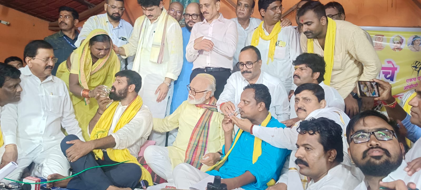 आंदोलनकर्ते लक्ष्मण हाके यांचे उपोषण स्थगित