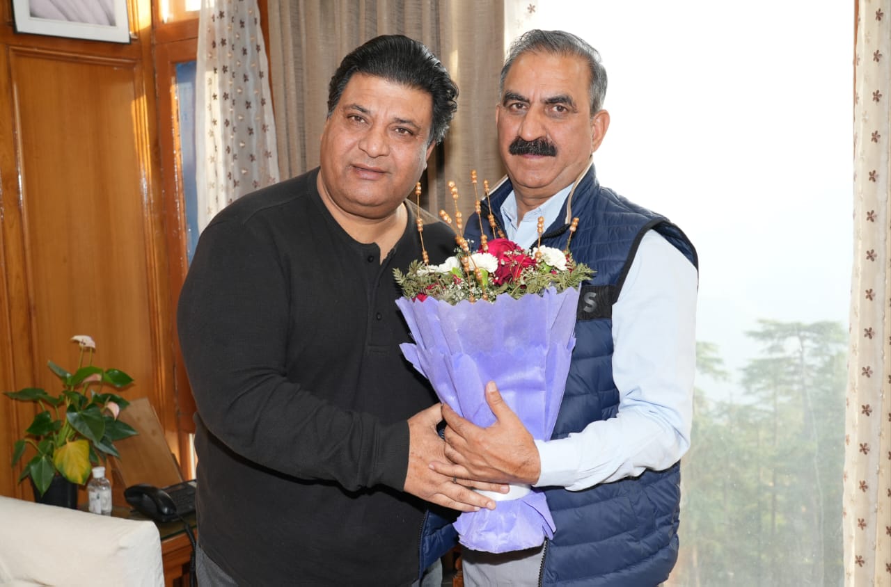 ऊना के गगरेट विधानसभा क्षेत्र से नवनिर्वाचित विधायक राकेश कालिया ने मुख्यमंत्री सुखविंदर सिंह सुक्खू से भेंट की