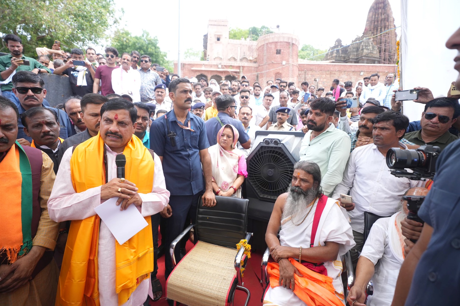 मुख्यमंत्री डॉ. मोहन यादव नर्मदा घाट पर जल-गंगा संवर्धन अभियान के कार्यक्रम में हुए शामिल