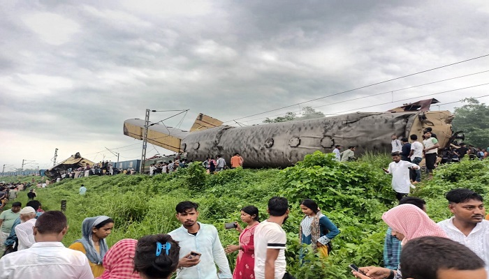 पश्चिम बंगाल में कंचनजंगा एक्‍सप्रेस दुर्घटना, 9 की मौत और 60 घायल